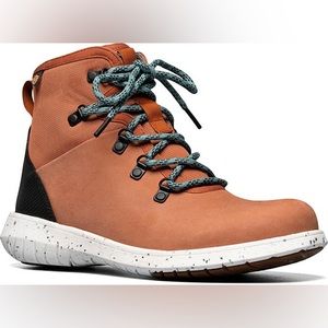 BNIB Bogs Juniper Hiker Freedom Lace Hi-Top Boot size 8 in Paprika color